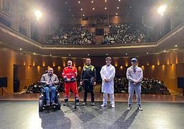 Participantes en el 'Road Show' del Teatro Cervantes de Linares.