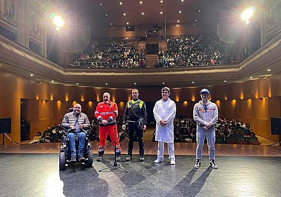 Participantes en el 'Road Show' del Teatro Cervantes de Linares.