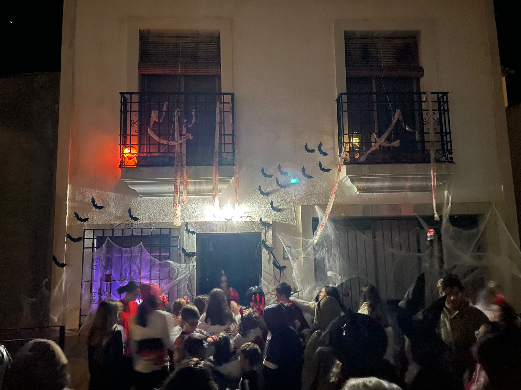 Velefique celebra su primer Halloween, con más de 300 asistentes