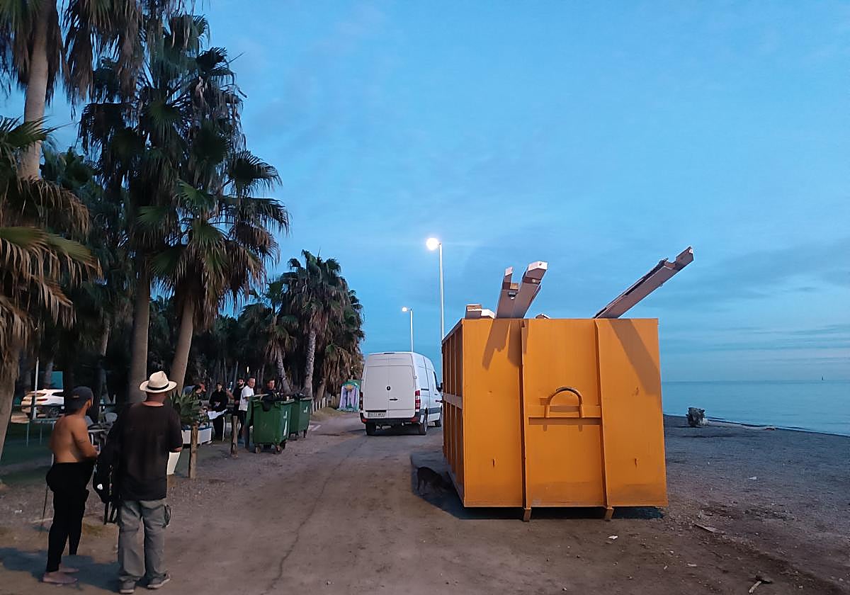 El chiringuito deberá permanecer un periodo fuera de Playa Granada .