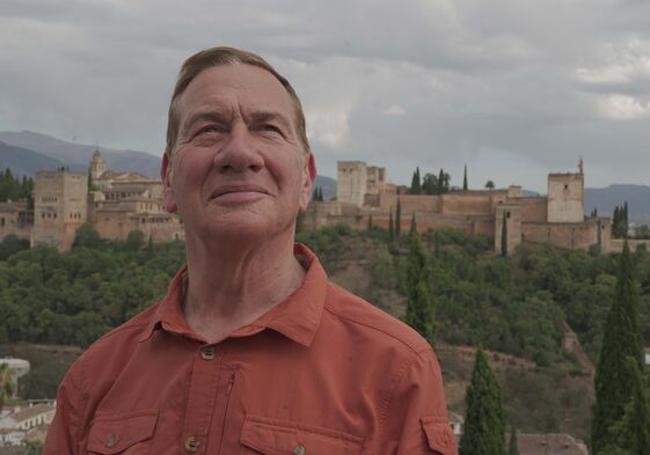 El presdentador británico, en el mirador de San Nicolás.