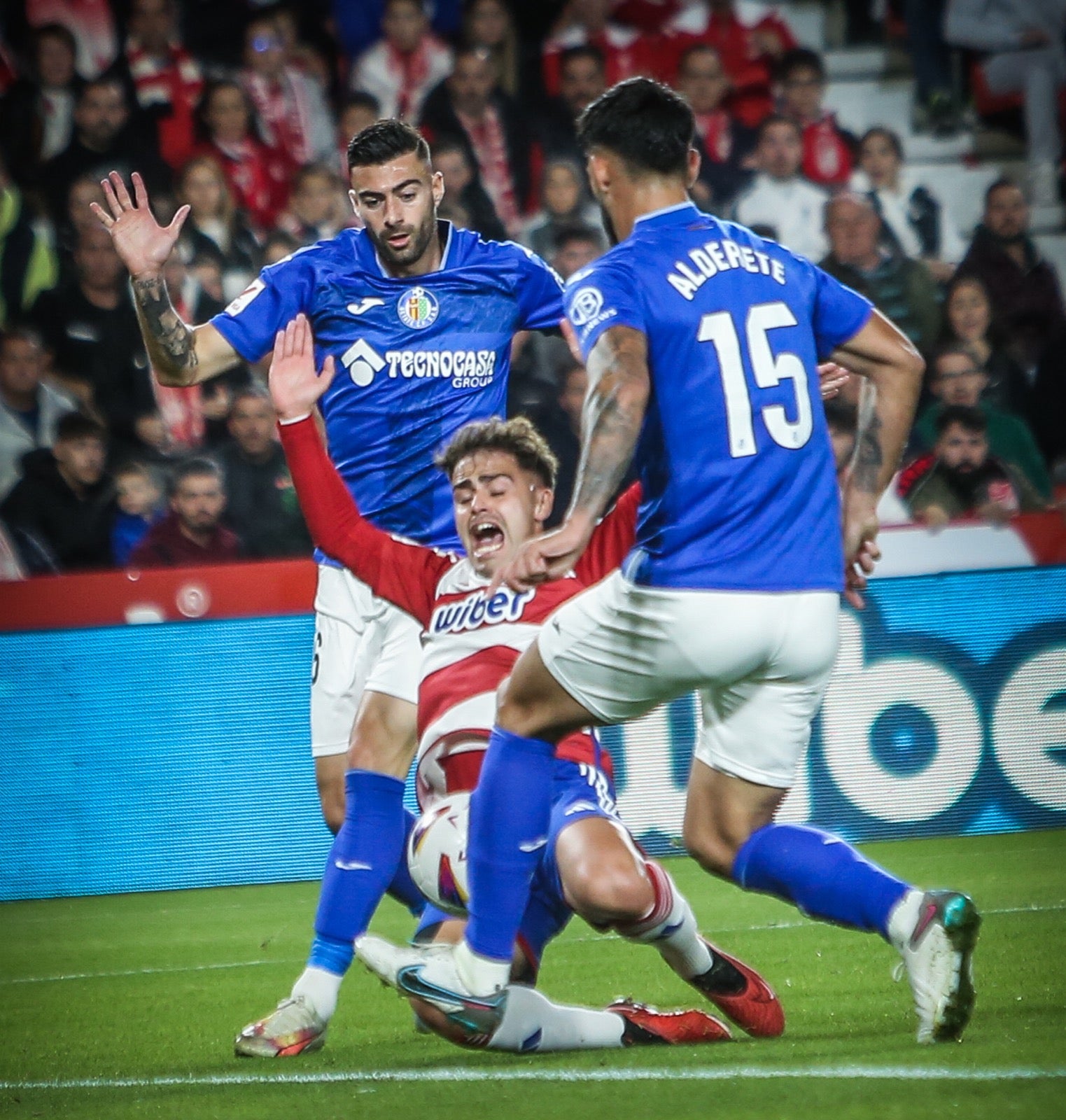 Las imágenes del empate entre Granada y Getafe en Los Cármenes