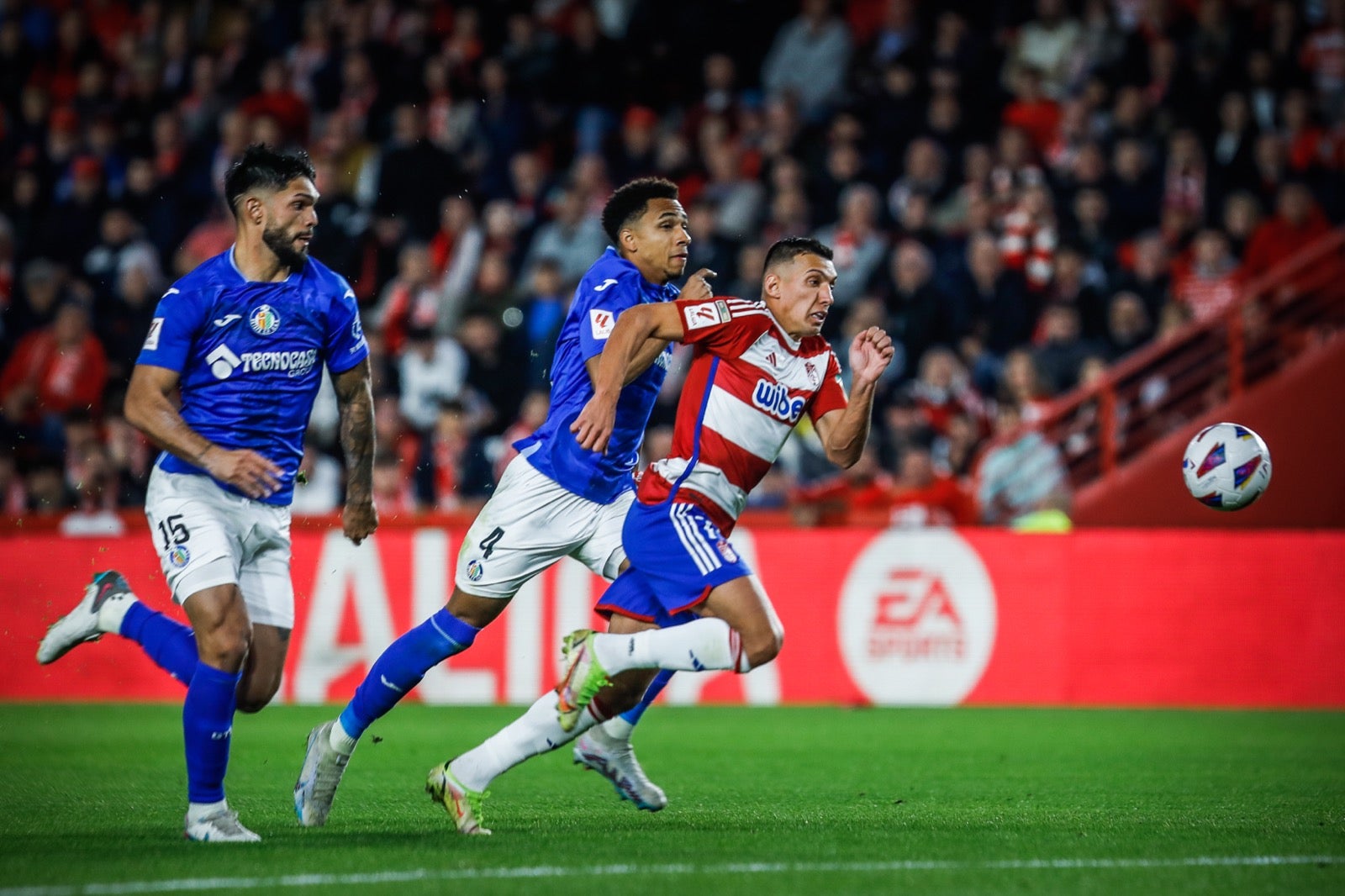 Las imágenes del empate entre Granada y Getafe en Los Cármenes