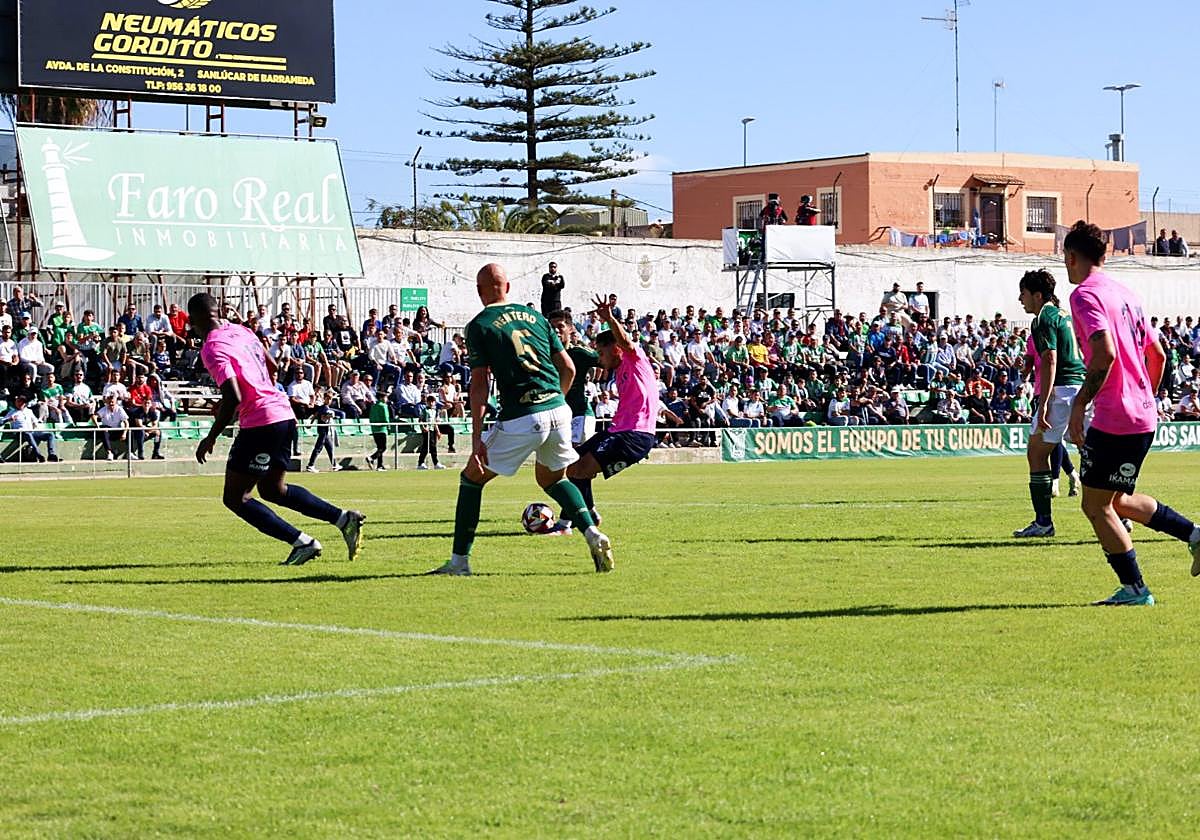 El Linares pierde el pulso por eludir el descenso en Sanlúcar