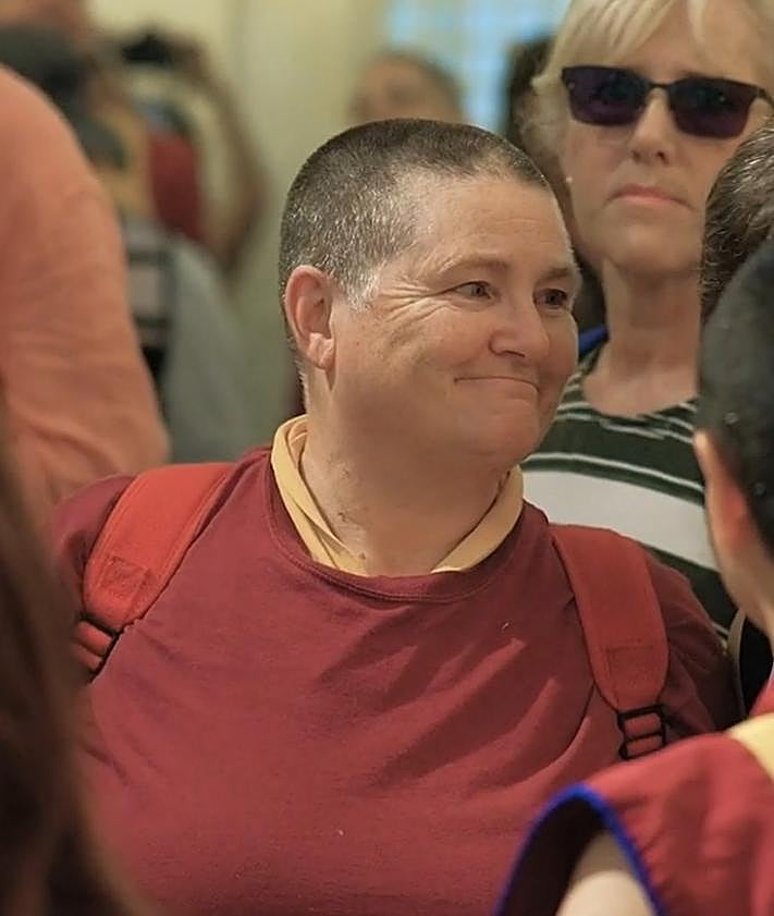 Imagen secundaria 2 - Visitanes de la Nueva Tradición Kadampa, en el templo del Realejo. 