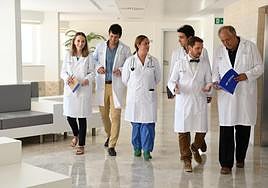 Parte del equipo de la Unidad de Obesidad de Vithas Almería.