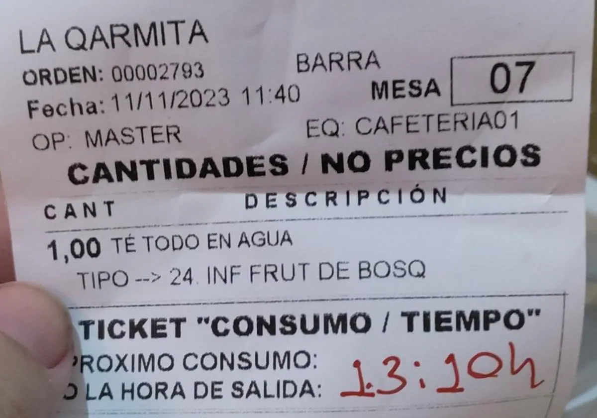 Ticket de La Qarmita que marca la hora de salida o próximo consumo.