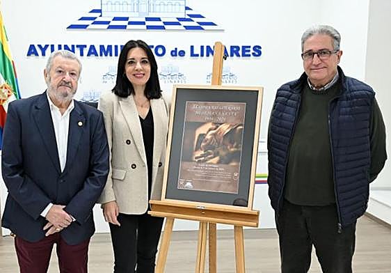 Susana Ferrer entre Gabriel León y Jesús Botella.
