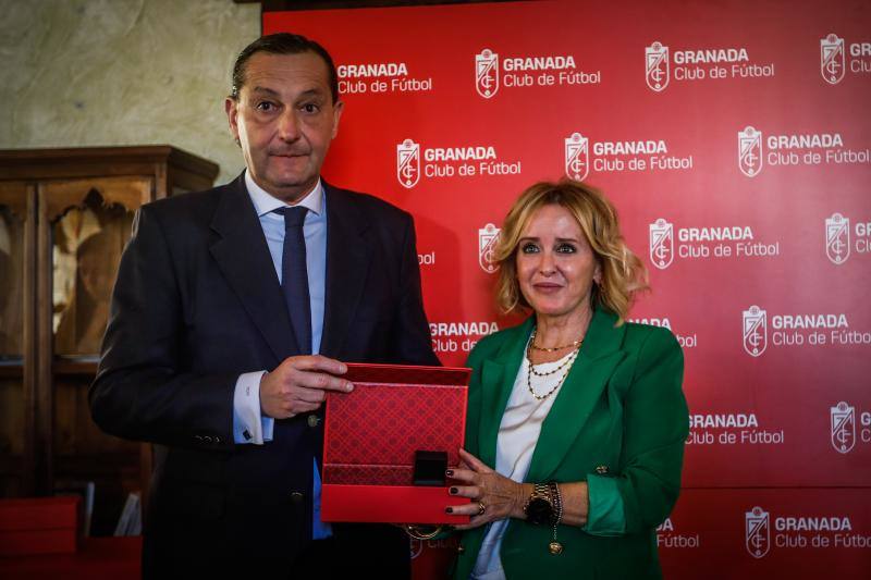Inmaculada Barroso, junto a Alfredo García Amado.
