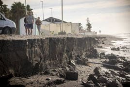 Nuevos retrasos del Gobierno abocan a la Costa a afrontar otro verano sin espigones