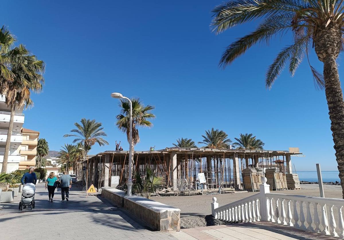 Castell de Ferro tendrá el primer chiringuito de obra de su historia