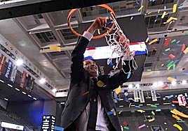 Óscar Fernández-Arenas espera repetir el final feliz de la temporada anterior y cortar la cesta.