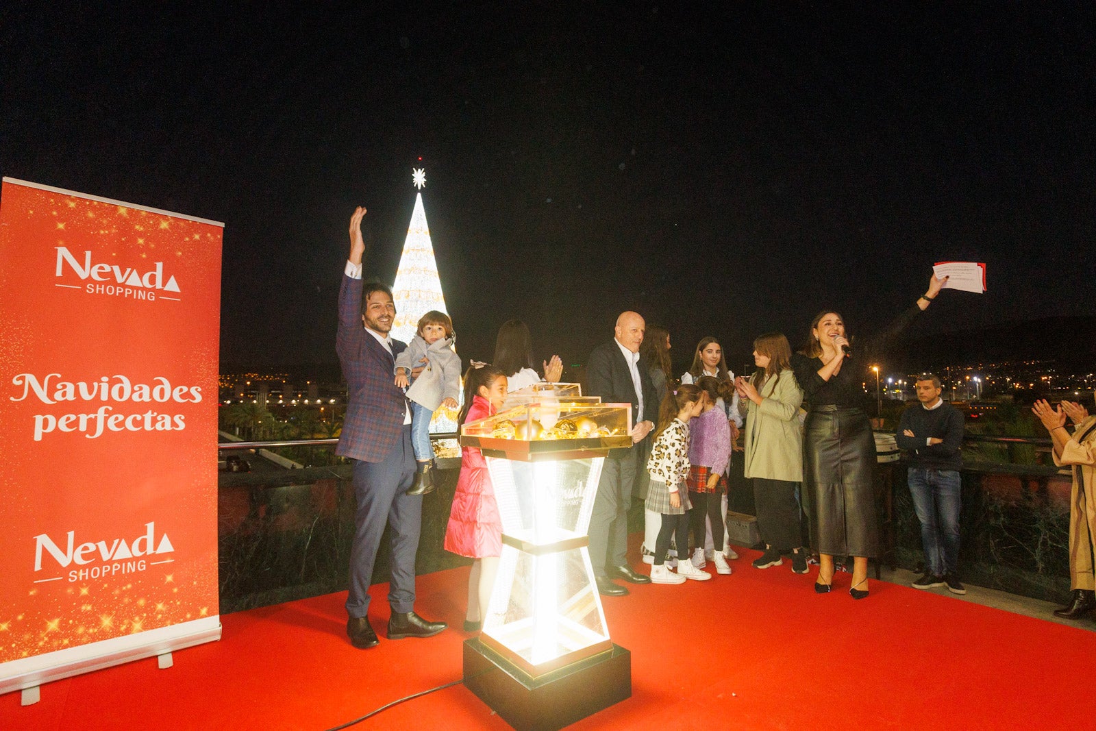 Así ha sido el encendido de las luces navideñas del Nevada
