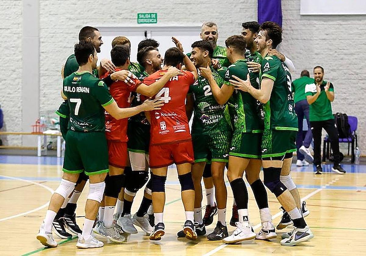 Unicaja Costa de Almería se ha acostumbrado a ganar y no es mal vicio si es jugando bien.
