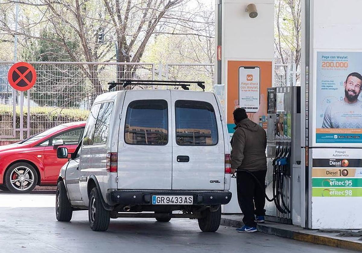 Imagen de una estación de servicio en Peligros.