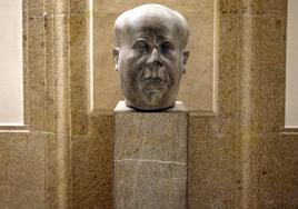 Busto de Manuel Azaña.