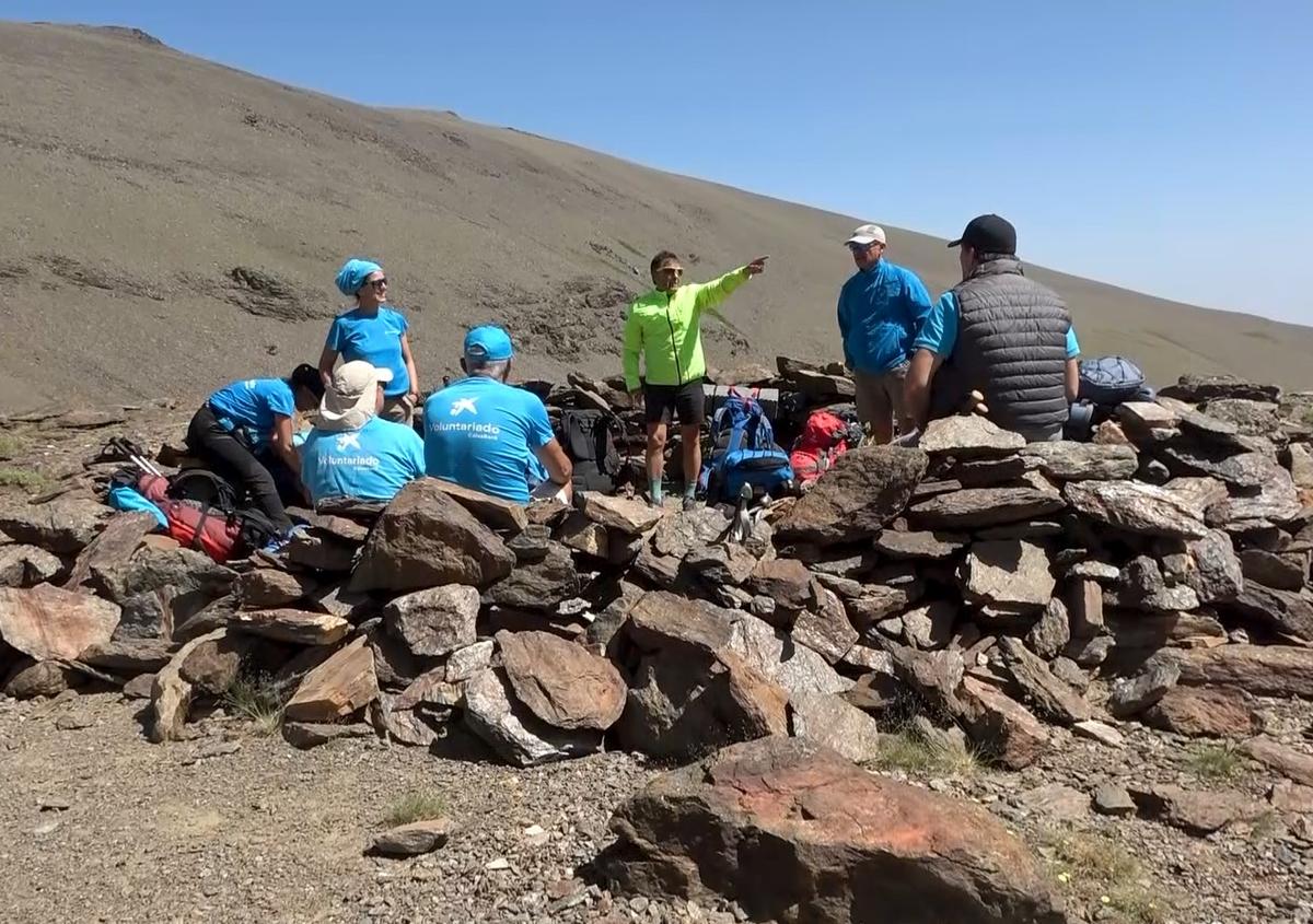 Imagen secundaria 1 - ILa expedición completó la Integral de Sierra Nevada en cuatro jornadas. 