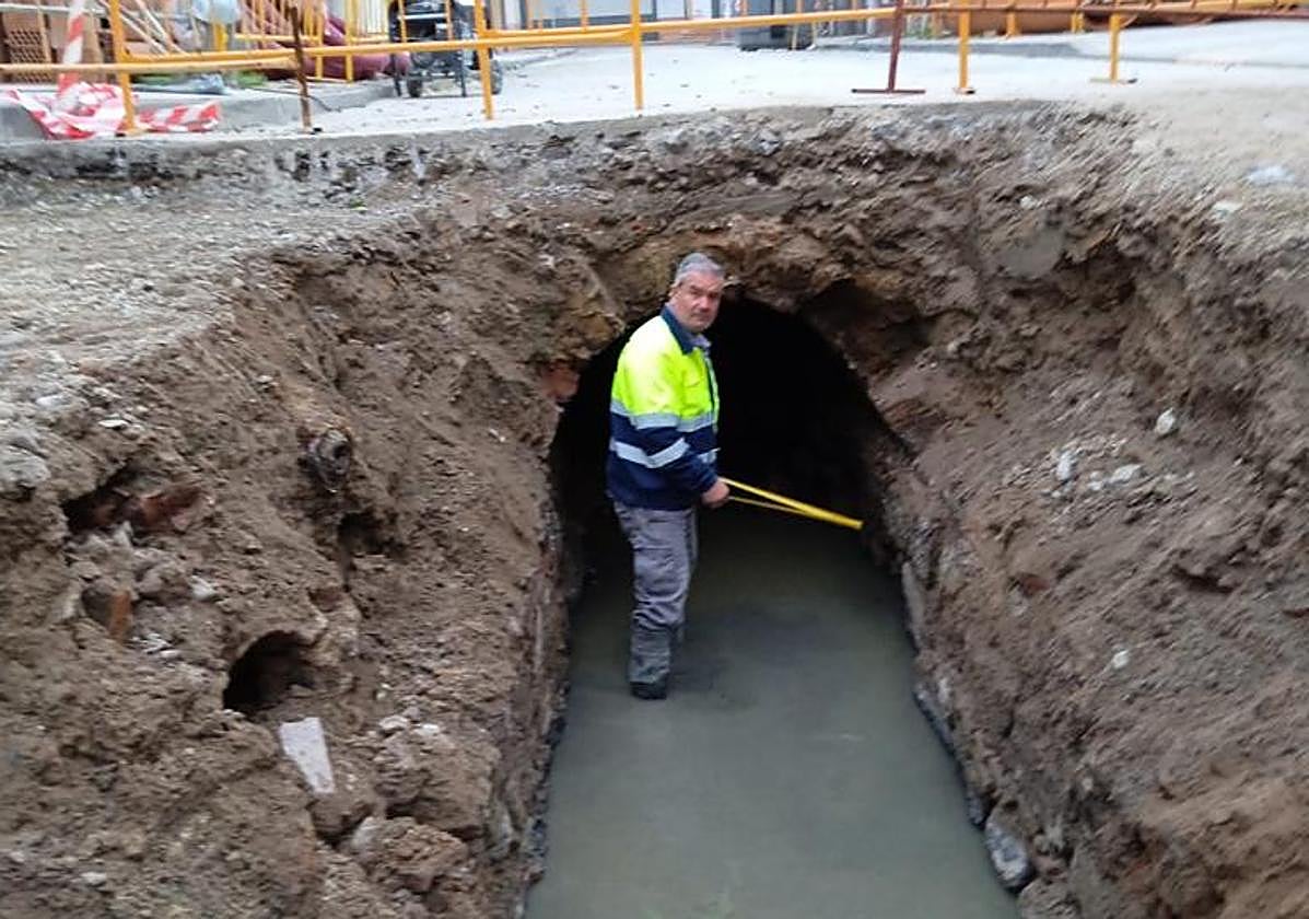 La bóveda antigua que ha quedado al descubierto en Bailén.