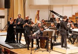 Concierto de la Orquesta Ciudad de Granada con 'la Moneta'.