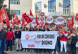 Concentración fente a la Subdelegación del Gobierno de España en Jaén.