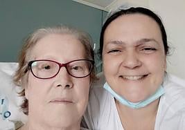 Josefa y su hija, en el hospital.