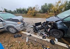 Estado en el que han quedado los vehículos tras el accidente.