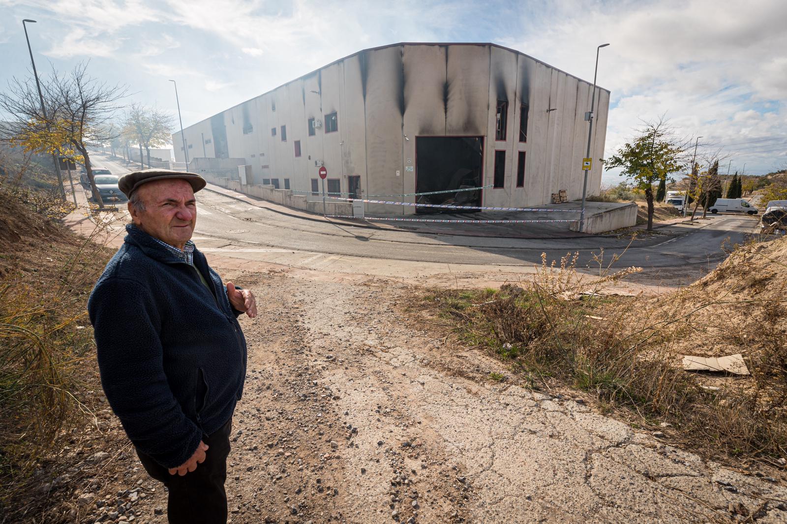 El incendio de la panadería de Alfacar, en imágenes