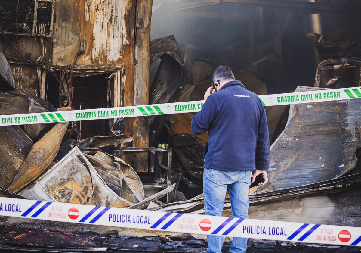 Un incendio destroza la fábrica de la panadería San Juan de Alfacar: «Estamos desolados»