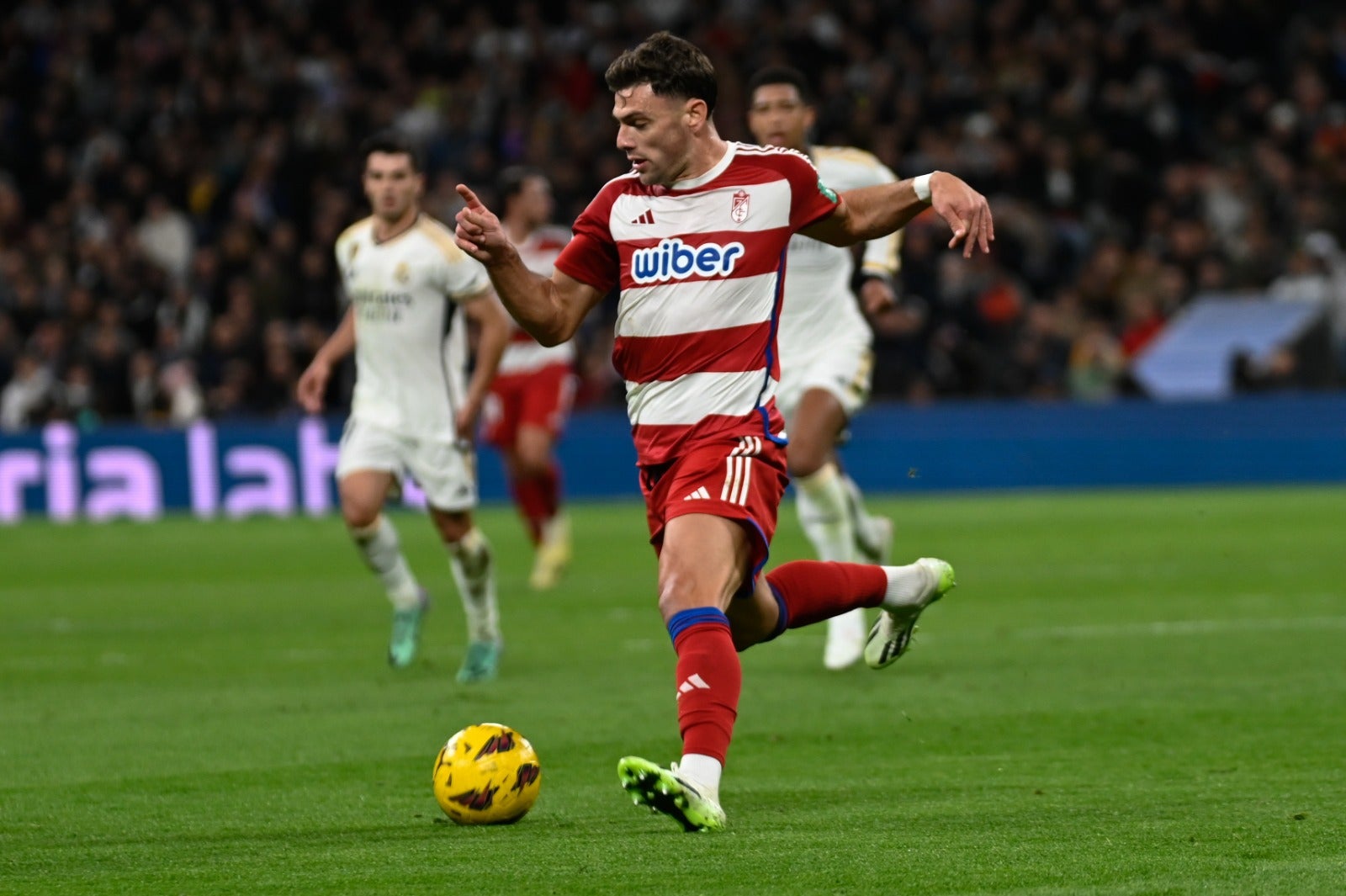 Las imágenes del Real Madrid-Granada a pie de campo