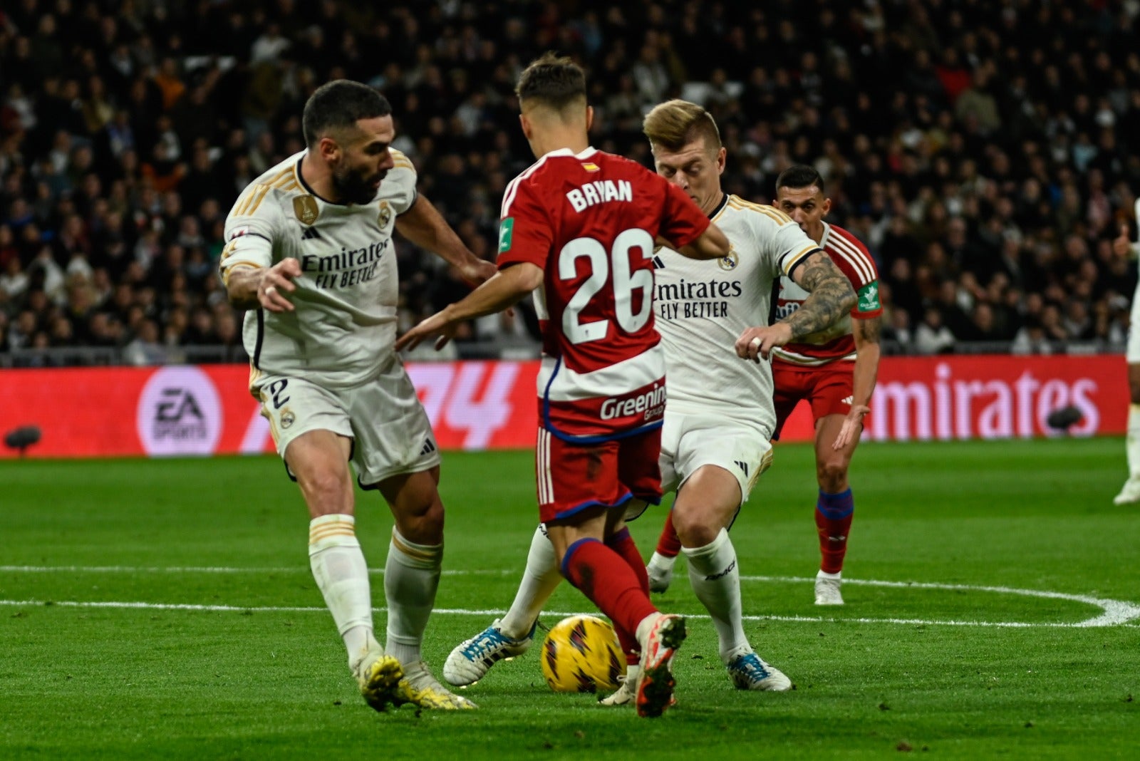Las imágenes del Real Madrid-Granada a pie de campo