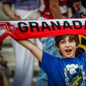 Encuéntrate en la grada en el partido entre Granada y Real Madrid