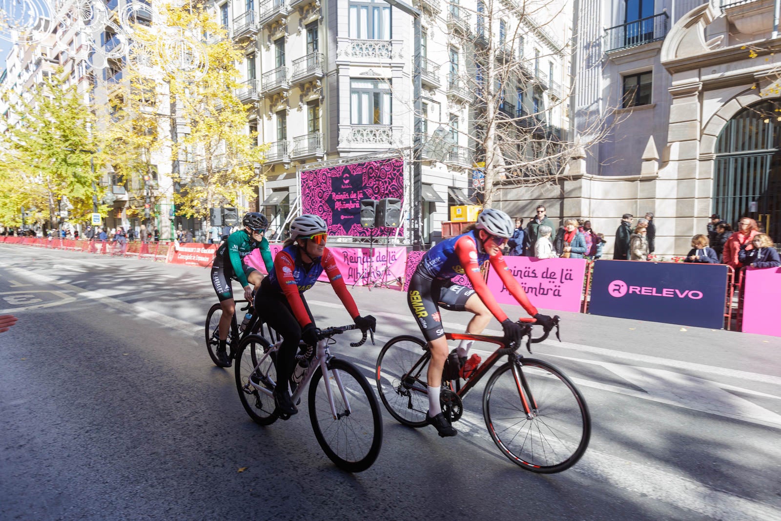 Las imágenes de la carrera Reinas de la Alhambra en Granada