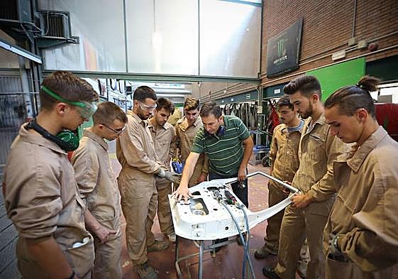 Clase práctica de uno de los grados del instituto Hermenegildo Lanz de Granada.