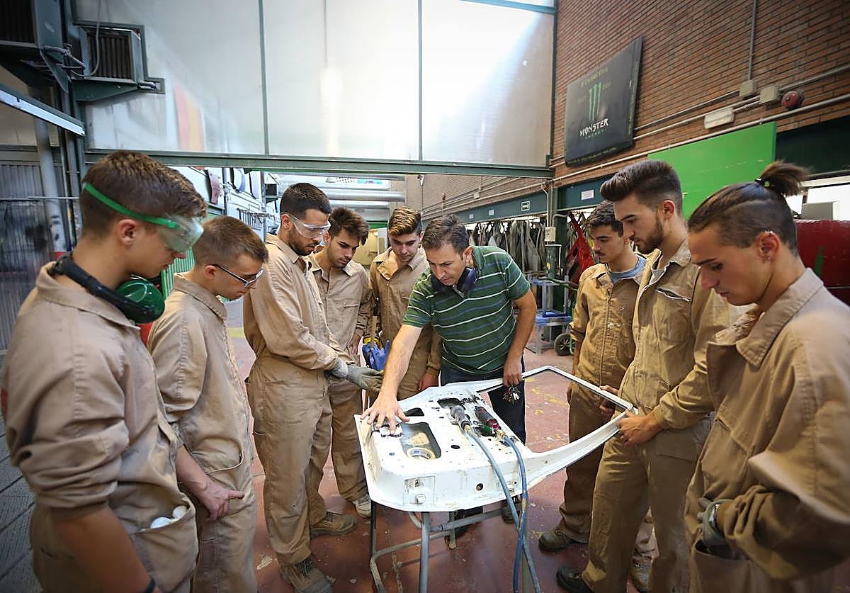Clase práctica de uno de los grados del instituto Hermenegildo Lanz de Granada.