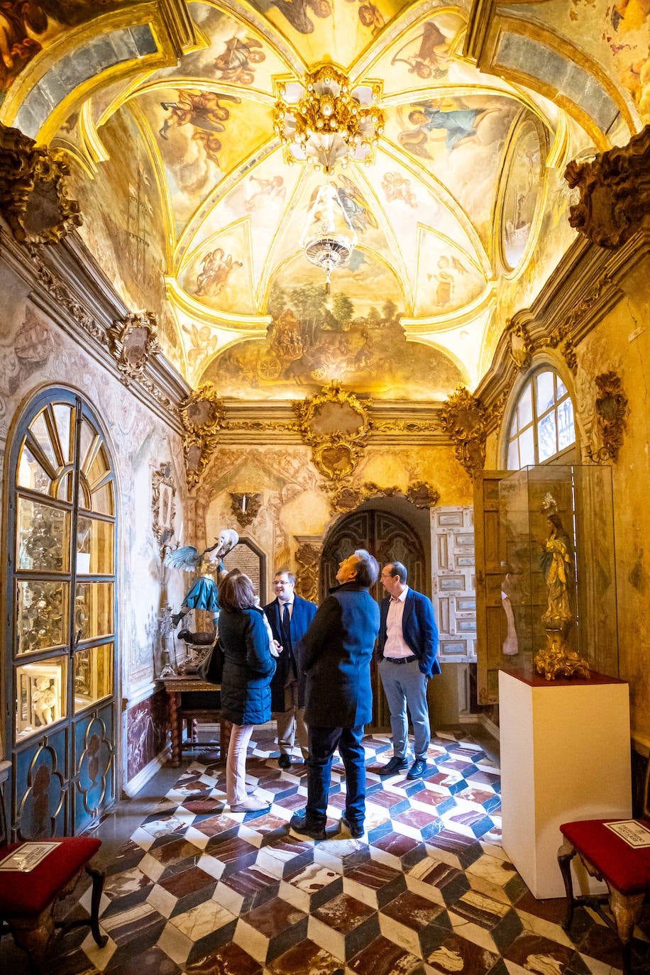 Las imágenes del espectacular camarín de la Virgen del Rosario de Granada