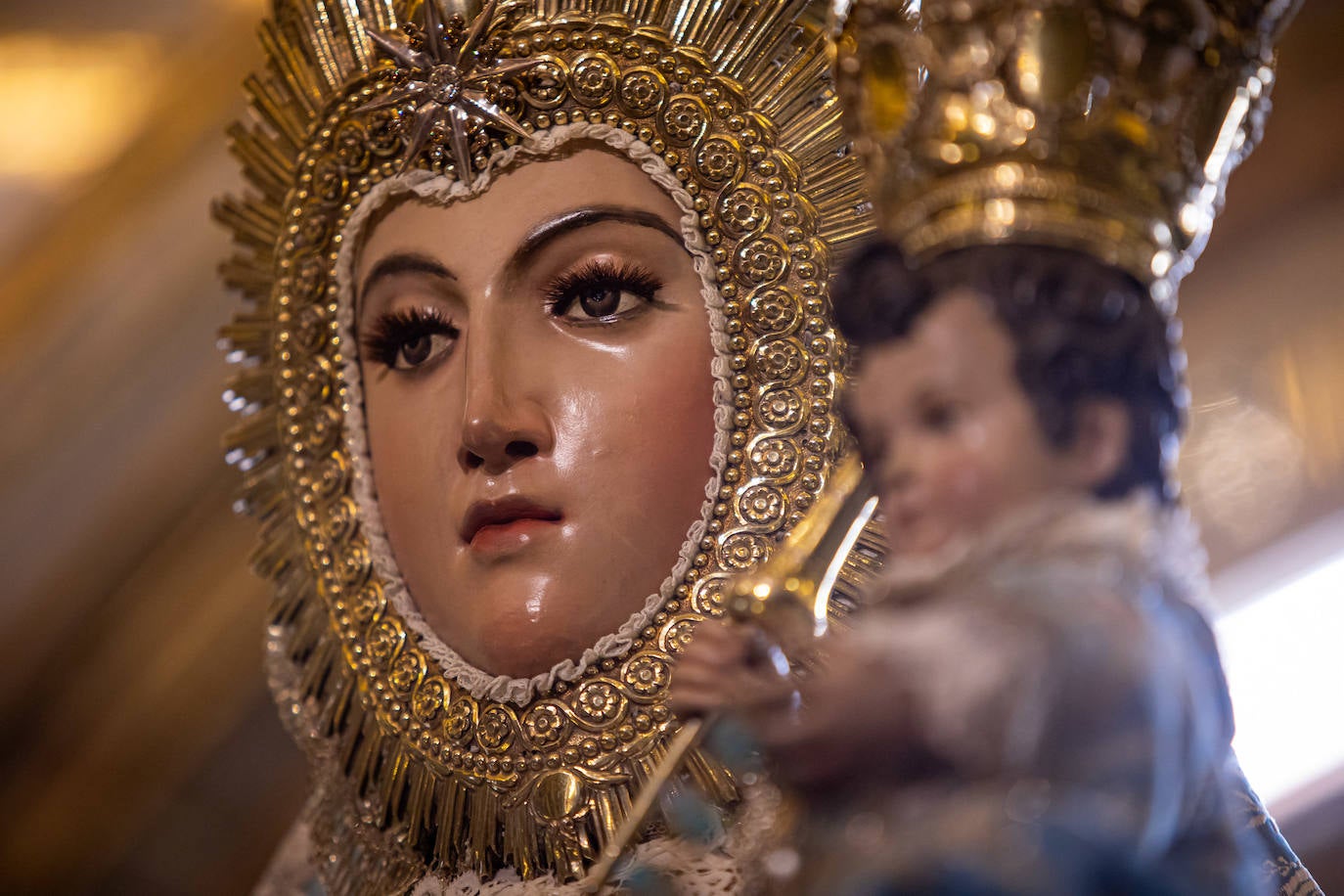 Las imágenes del espectacular camarín de la Virgen del Rosario de Granada