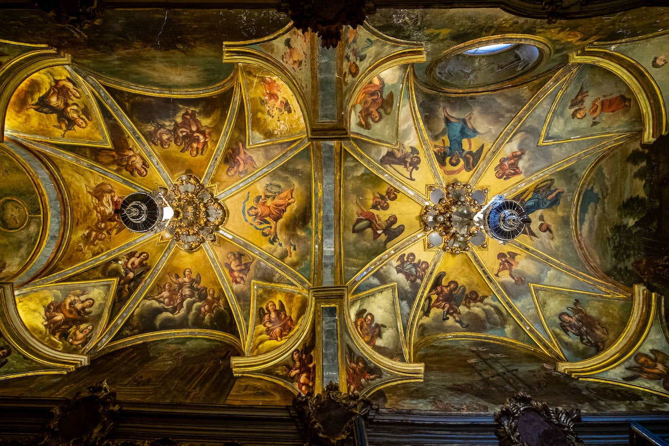 Las imágenes del espectacular camarín de la Virgen del Rosario de Granada