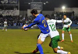 Lance del partido entre el Linares y el Elche el jueves en Linarejos.