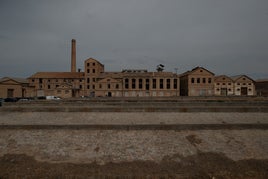 La estación estaría ubicada en unos terrenos cercanos a la Azucarera.