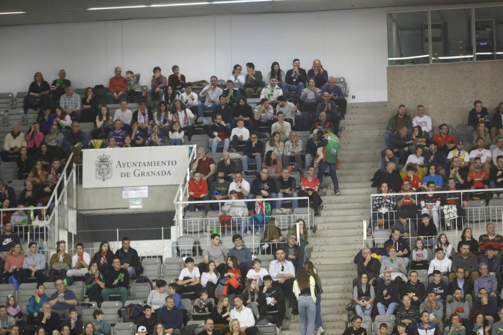 Encuéntrate en la grada del Covirán Granada - Palencia