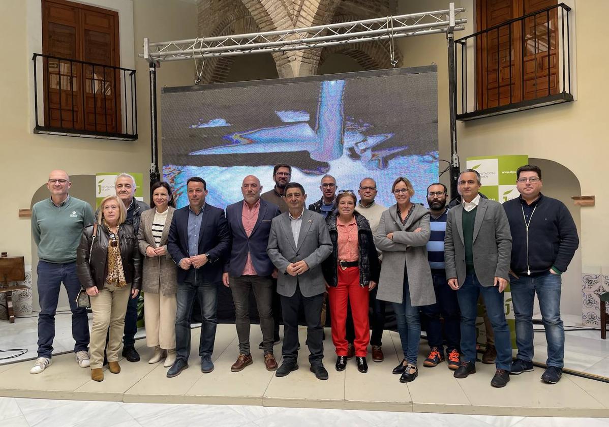 Foto de familia en la clausura del décimo aniversario de la marca Degusta Jaén.