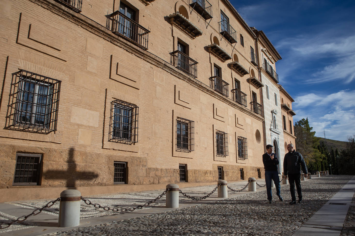 Paseando por la lonja de la Abadía.
