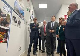 Visita del consejero de Universidad a las instalaciones de Cetemet, en Linares, en noviembre.