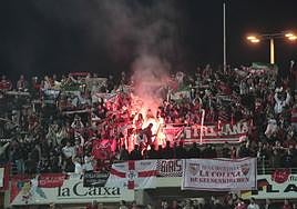 Afición del Sevilla durante una visita anterior a Los Cármenes.