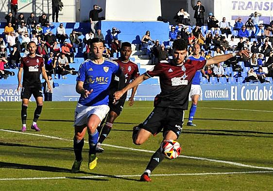 El Linares viene de un partido en el que embotellaron en su campo al Recreativo, pero no pudieron hacerle un gol y acabaron perdiendo.