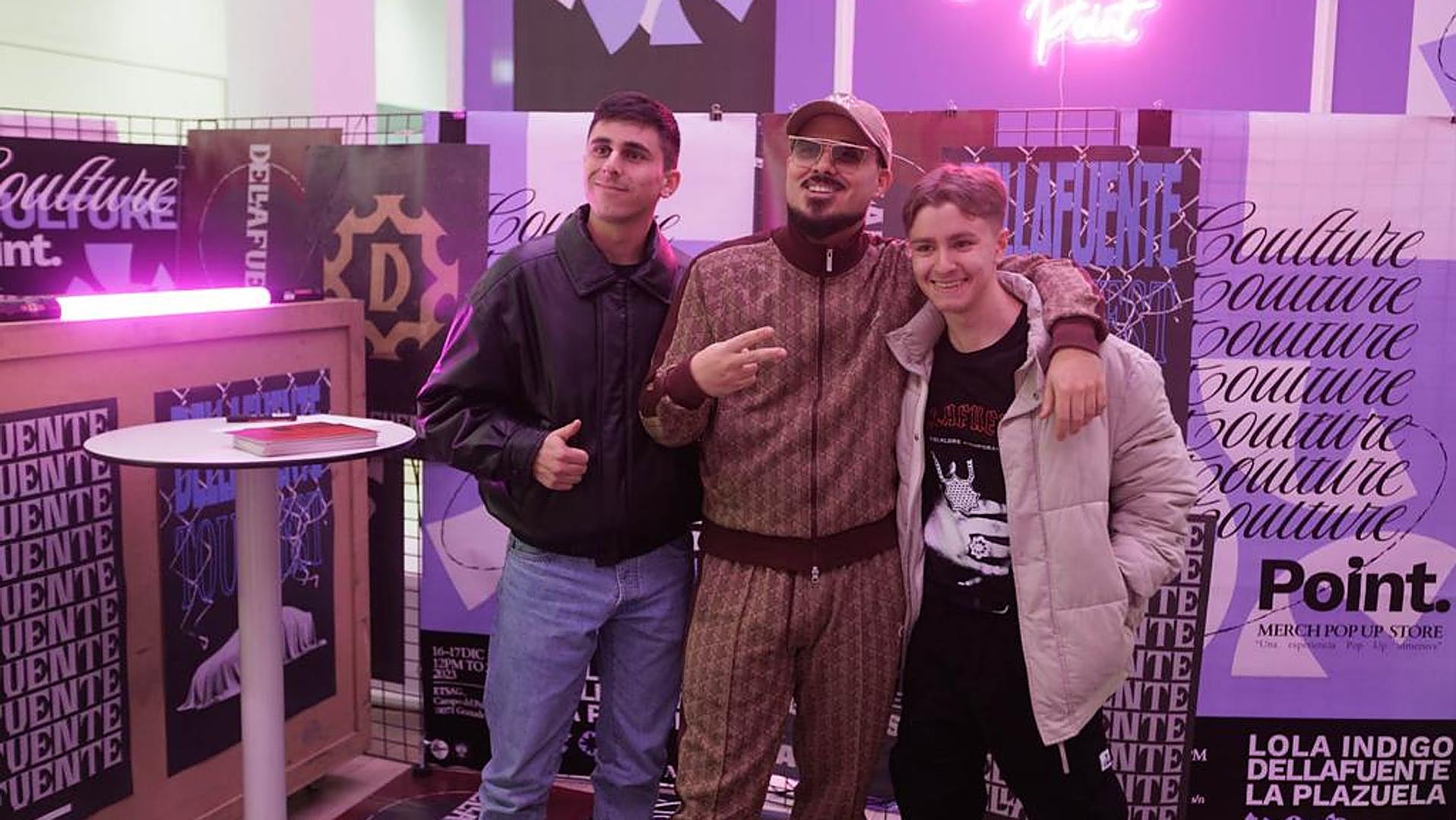 Música en Granada Dellafuente hace felices a 500 fans en Granada Ideal