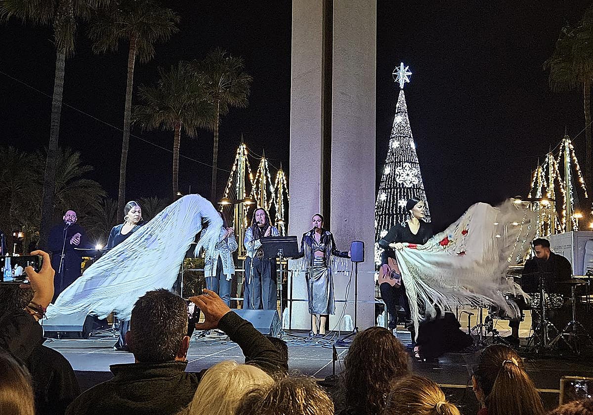 El escenario de la Plaza de las Velas vuelve a alumbrar una Navidad muy musical con mucho de público