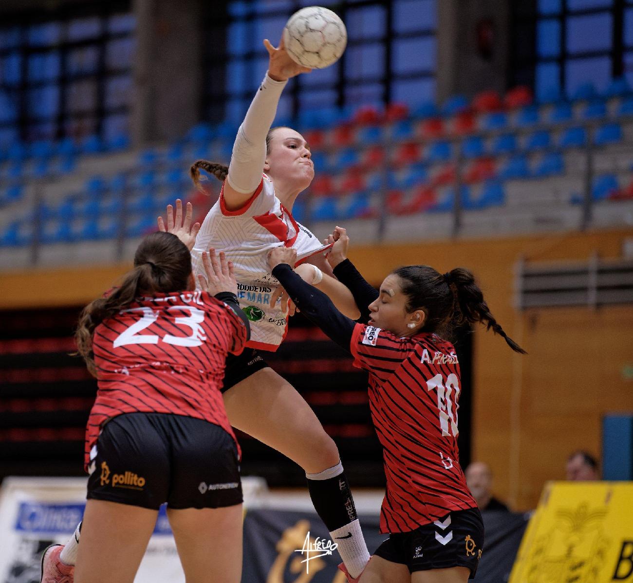 Marta Ontiveros fue una de las grandes protagonistas del encuentro con 11 tantos.