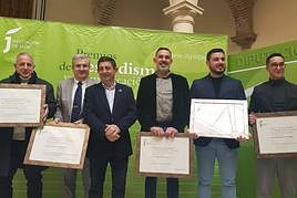 Foto de familia de los periodistas premiados en la edición de 2023.