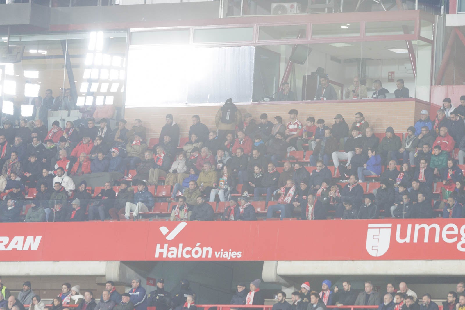 Encuéntrate en la grada en el Granada-Sevilla